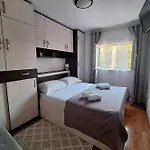 Apartman With Parking Space - 25264 Makarska