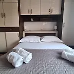 With Parking Space - 25264 Apartman