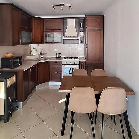 Apartment With Parking Space - 25264 Makarska