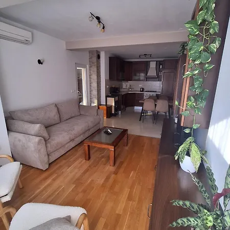Apartman With Parking Space - 25264 Makarska