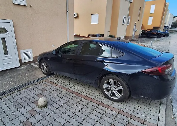 With Parking Space - 25264 Makarska